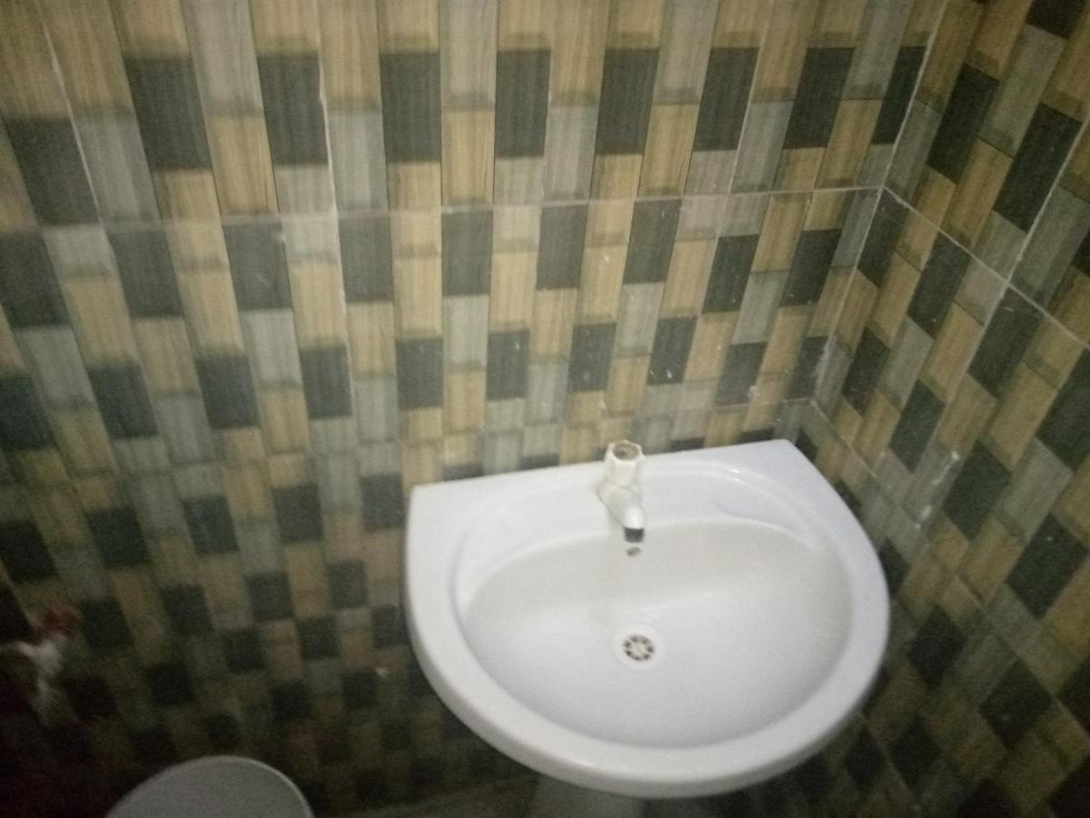 Kicec Bar And Guest House Airport Dar es Salaam Luaran gambar